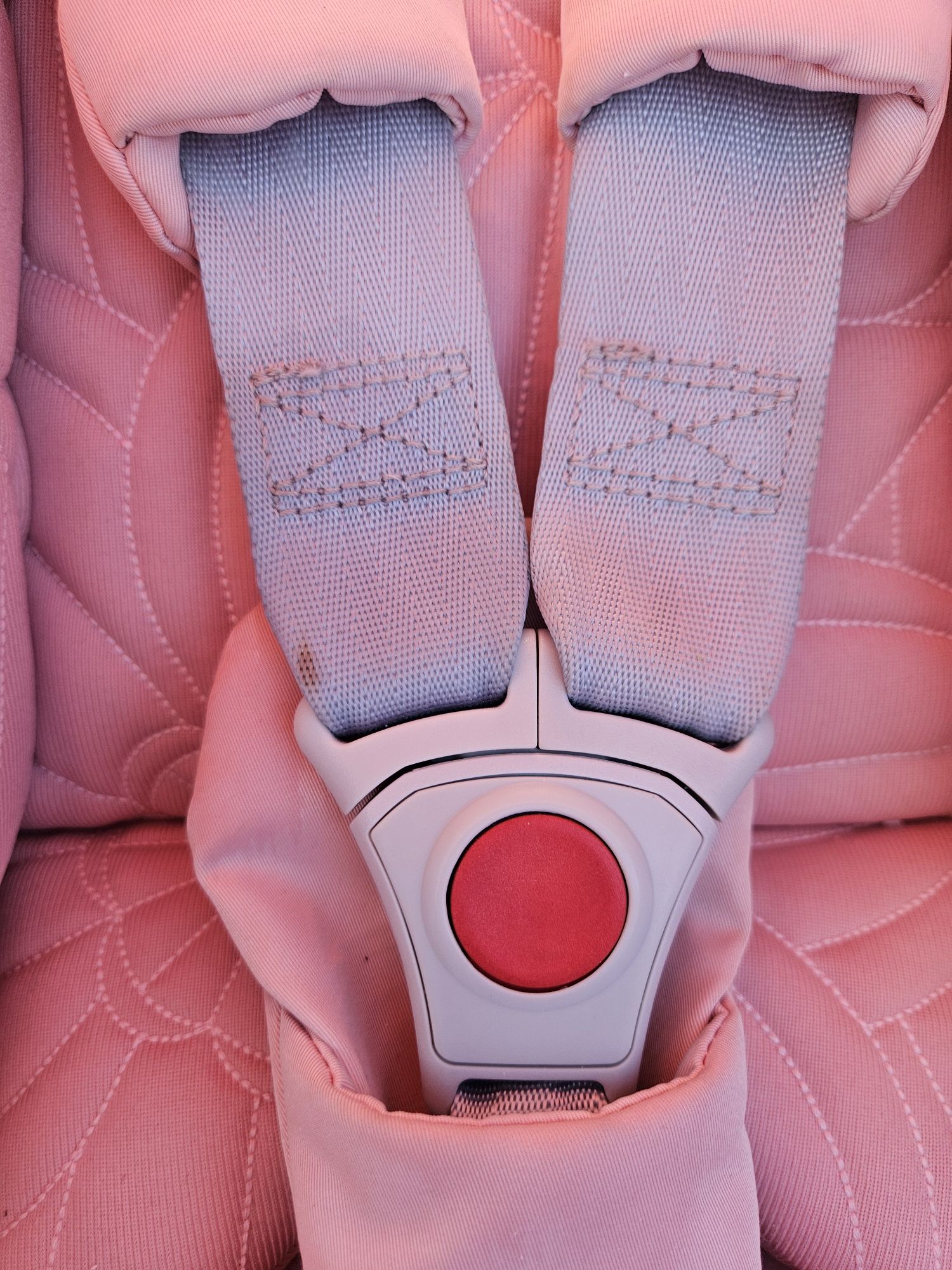 Cybex Różowy fotelik samochodowy z kwiatkami Cloud T i-Size Pale Blush