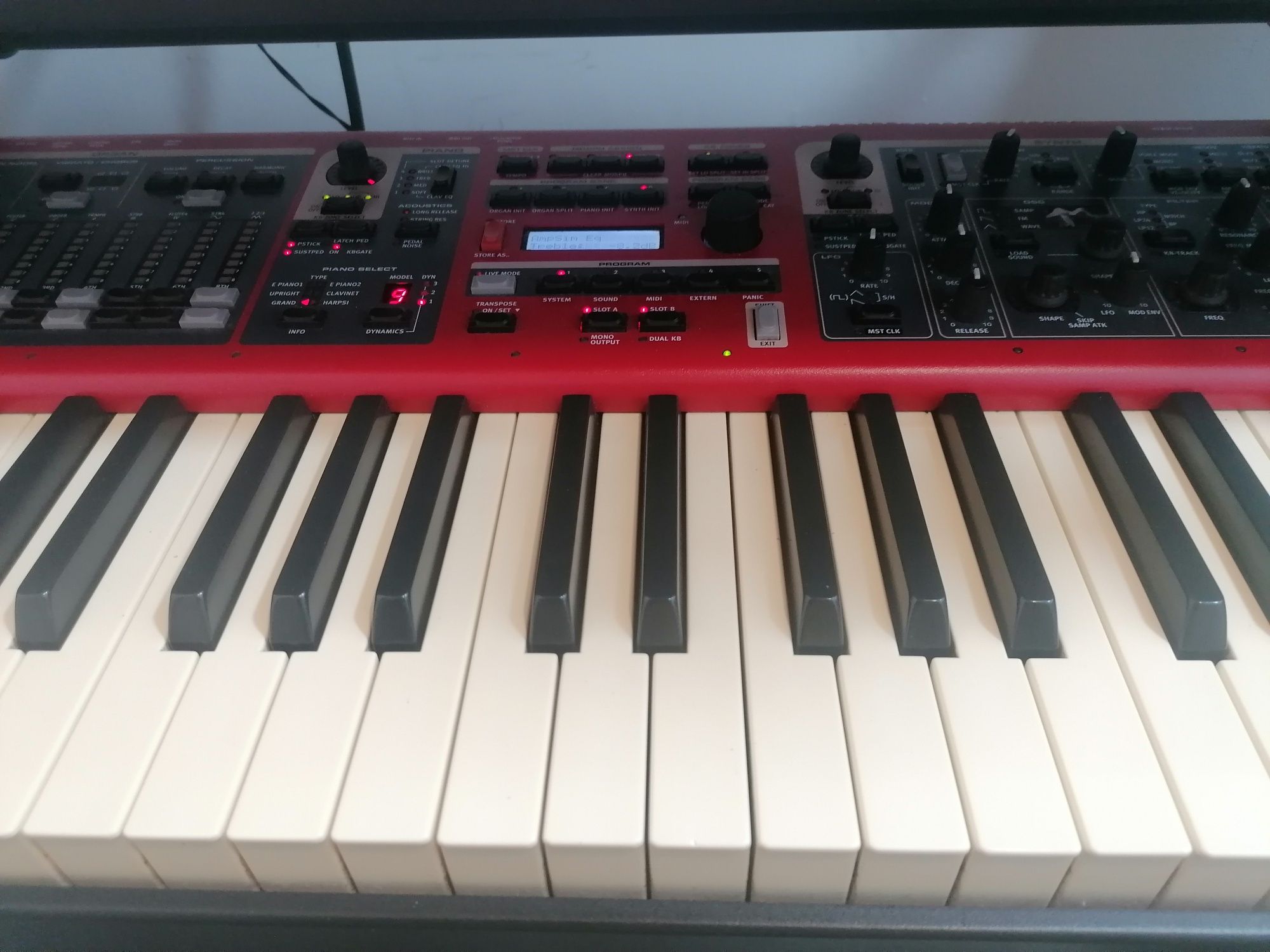 Nord stage 2 hammer action
