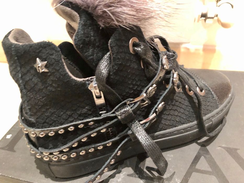 Vendo ténis pretos Replay ( como novos )