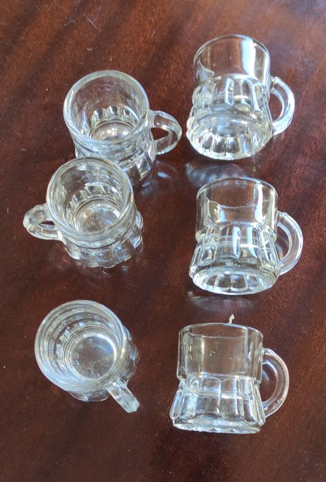 6 canecas mini, em vidro, para shot