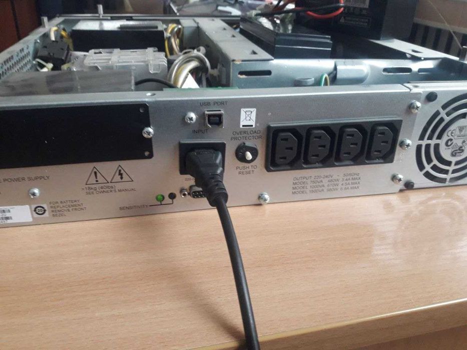 ИБП APC Smart-UPS 1000VA 230V