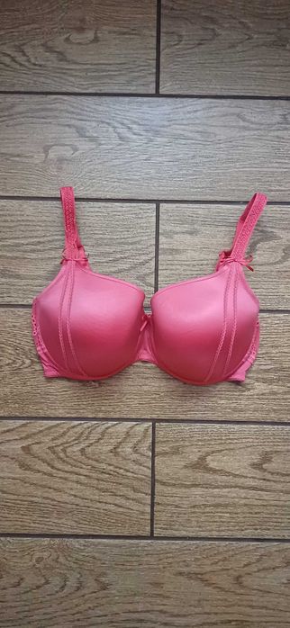 Różowy biustonosz PrimaDonna r. 75 D