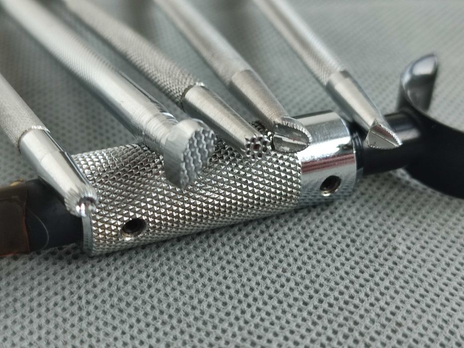 Набір інструментів для тиснення шкіри