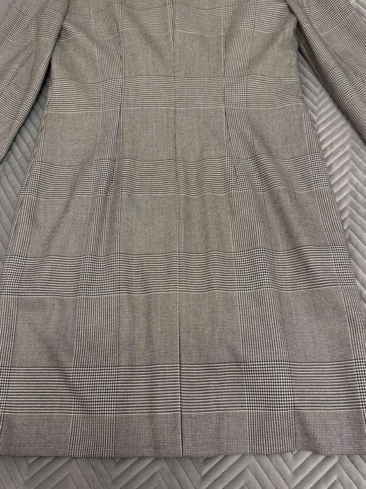 Sukienka damska o kroju marynarki, marka Solar, rozmiar 36.