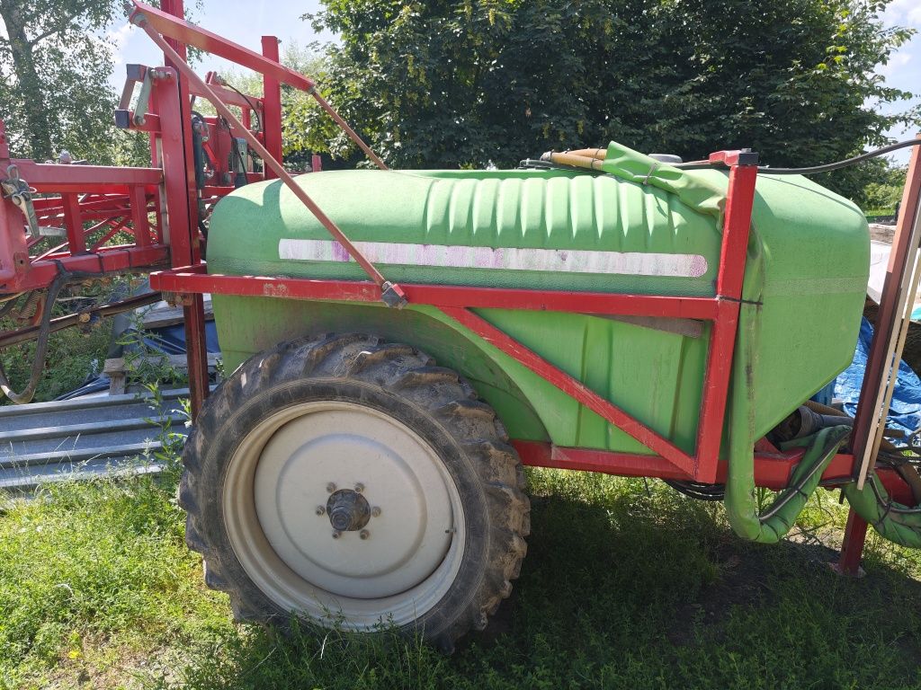 Opryskiwacz Brandi 2000l