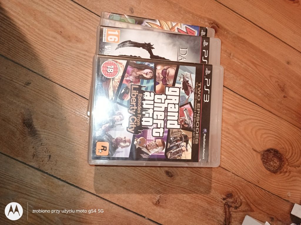 PlayStation 3+ kamera  + pad + plus gry