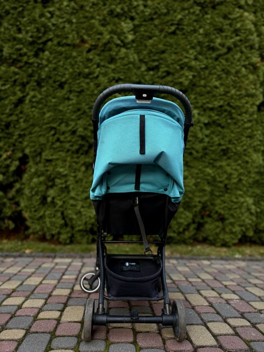 Легка прогулянкова коляска Cybex Beezy