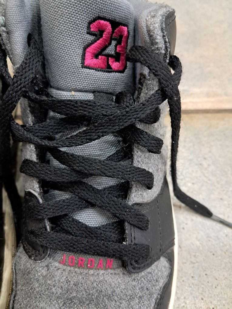 Buty Nike Jordan r.35,5