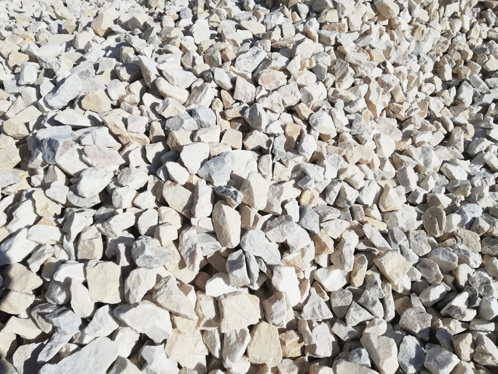 Grys biały Biała Marianna kamień naturalny ozdobny z dostawą+głaz