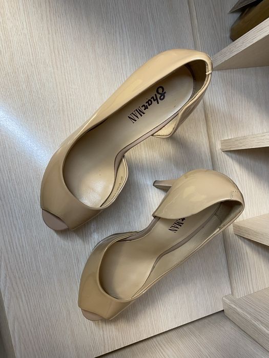 Туфлі на високих підборах 39 розмір