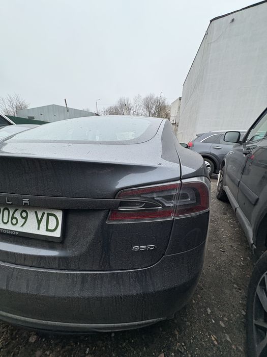 Tesla Model S 85D 2015