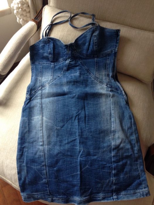 2 Vestidos de Verão (1 com Flores Zara e 1 de Ganga) e 1 saia Zara