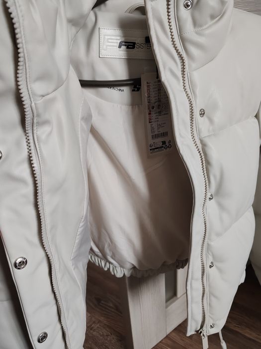 Куртка жіноча...