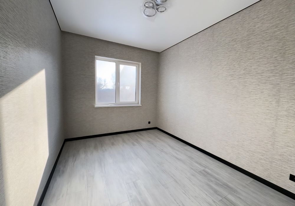 Будинок з РЕМОНТОМ та ГАЗОМ +5 соток +навіс м.Бориспіль