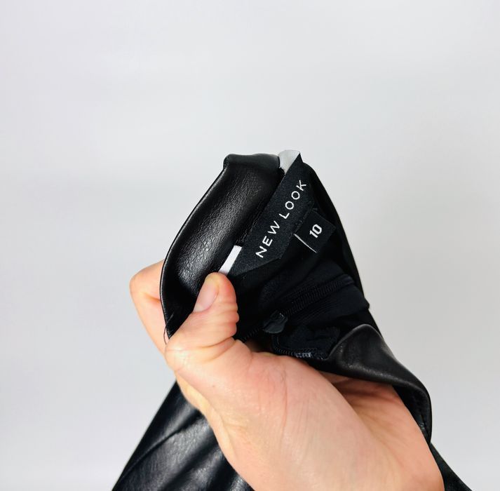 Czarna spódnica z ekoskóry M 38 New Look