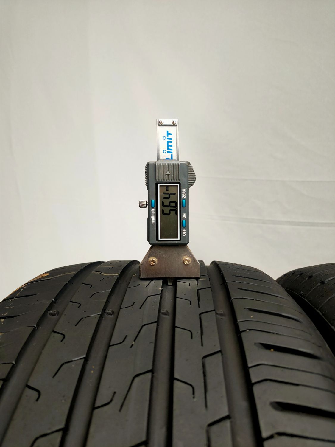 Opony 235/50R19 lato 235/50/19 CONTINENTAL (osobowe) OO13014