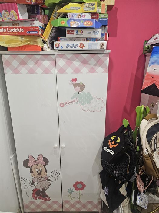 Zestaw mebli dziecieczych z Myszką Miki minnie. Komoda szafa regał