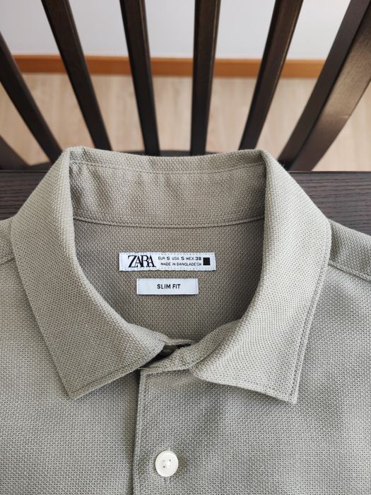 Zara Camisa Slim Fit verde.