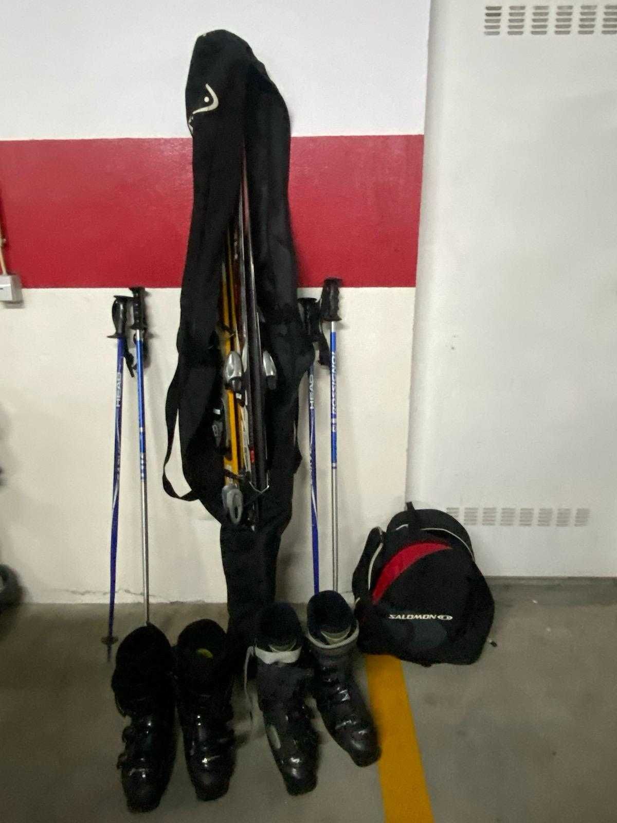 Vendo 2 pares de skis em muito bom estado