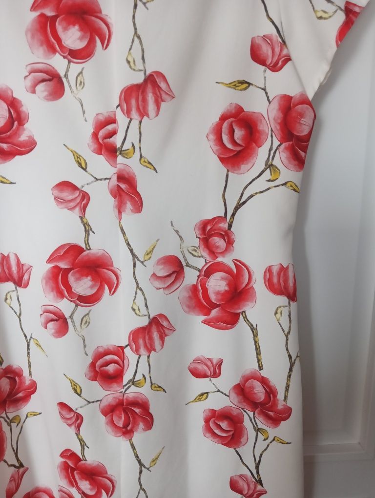 Sukienka w kwiaty 46 do 48