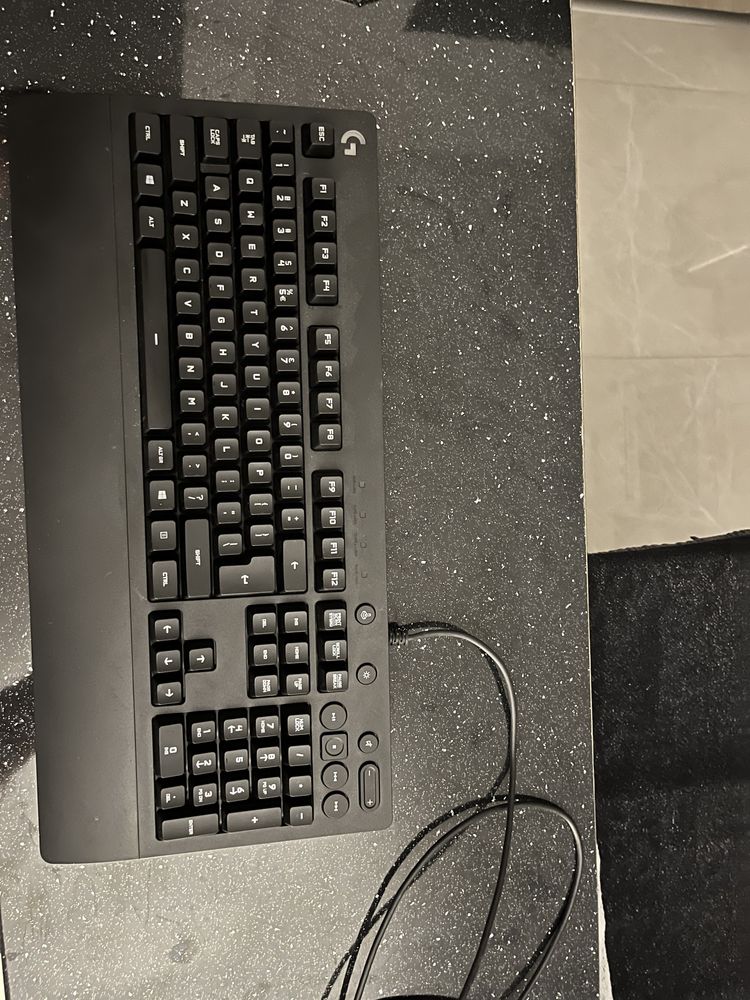 Klawiatura Logitech g213