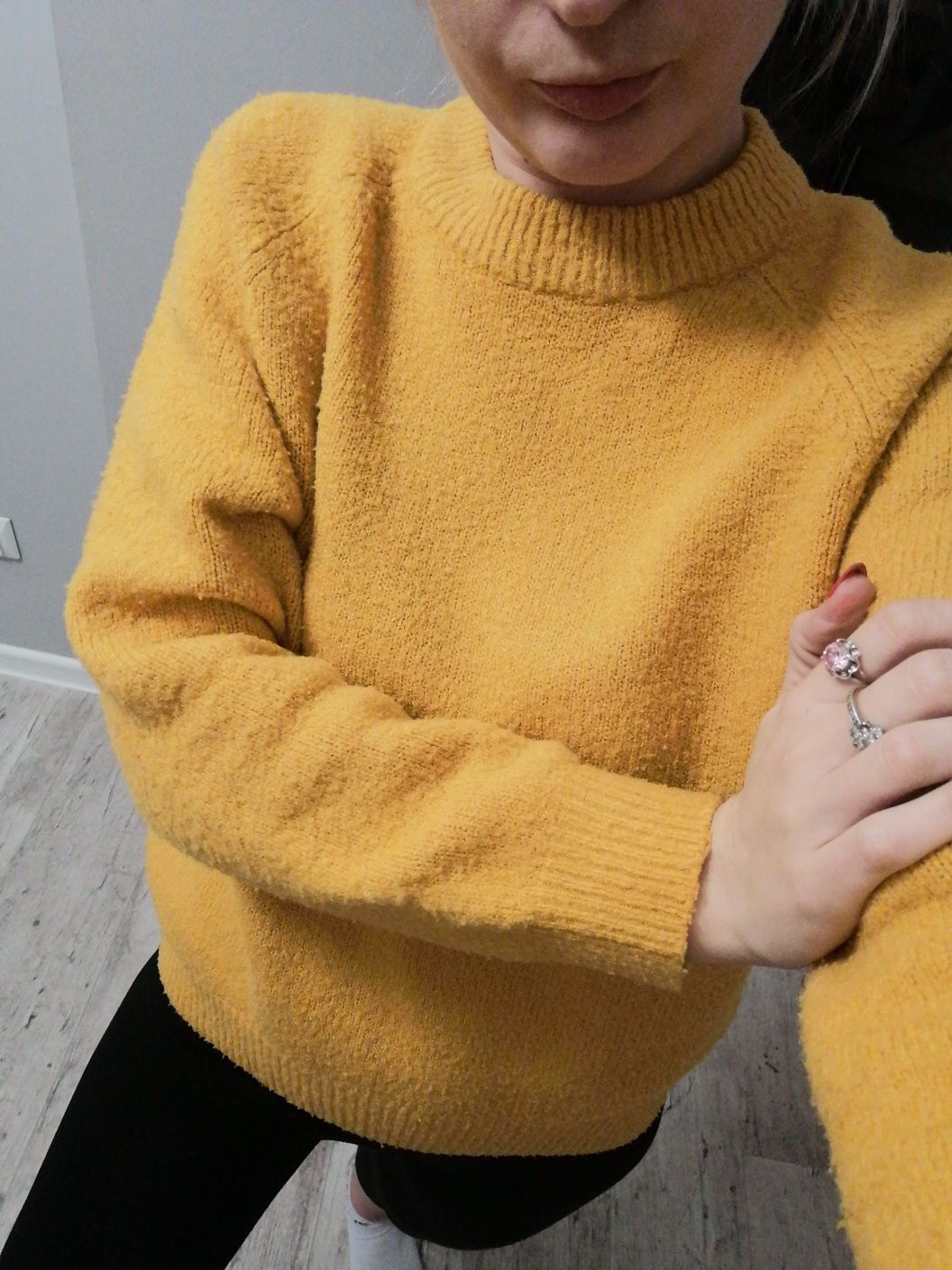 Musztardowy swetr bluzowy Zara