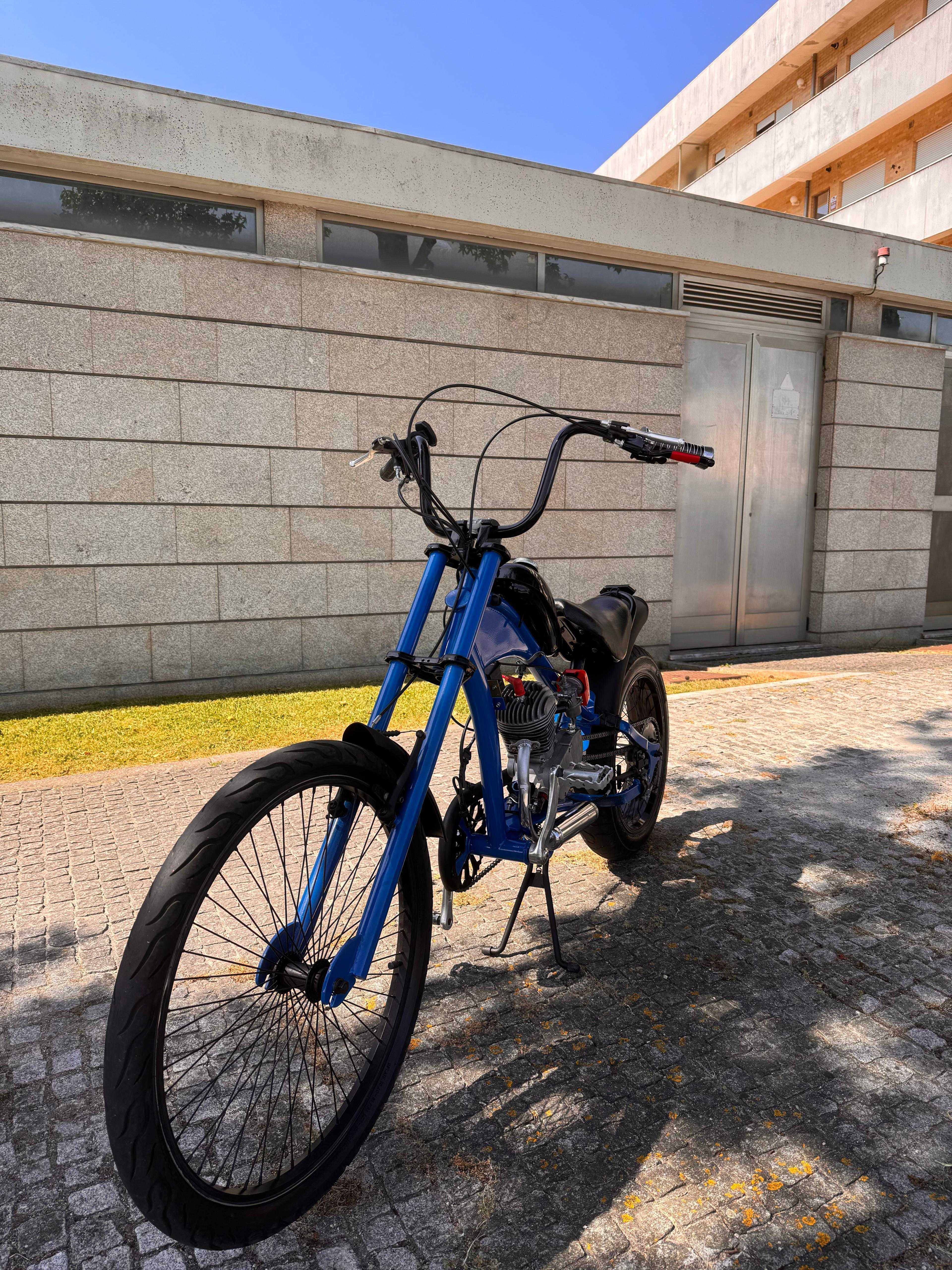 Bicicleta chopper c/Motor