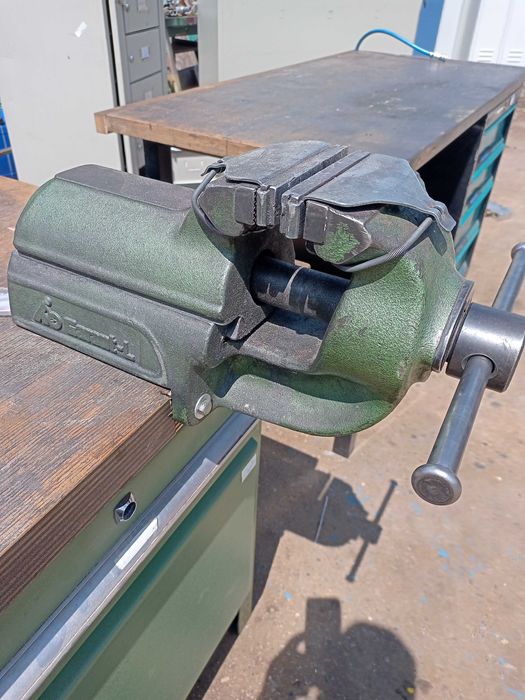 Stół garażowy, warsztatowy, roboczy Garant z imadłem masywny