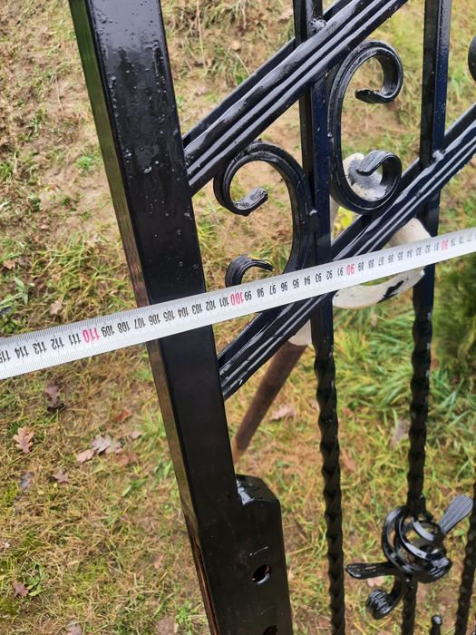 Brama przesuwna z furtka