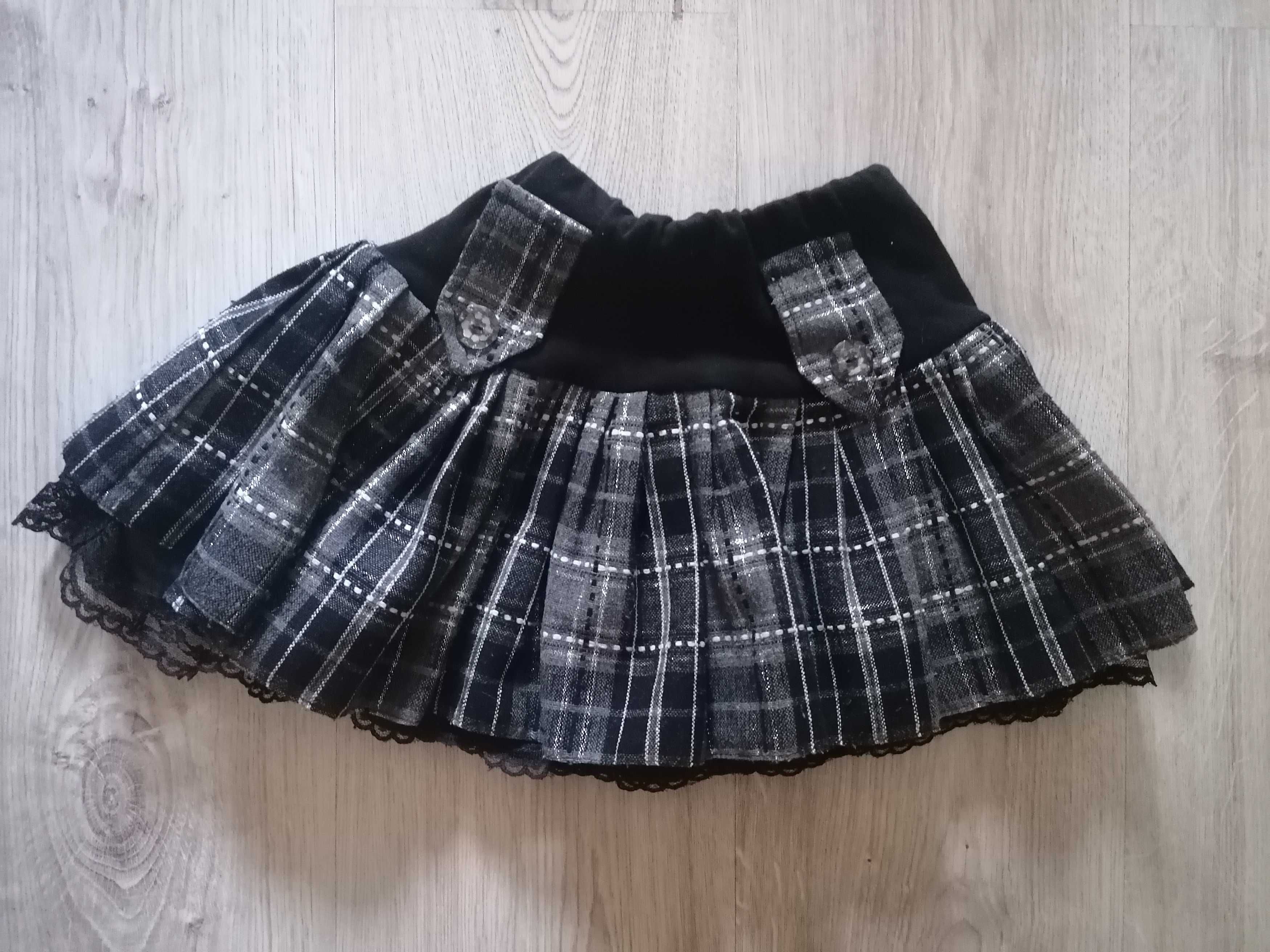 Śliczna spódniczka dla księżniczki r. 116/122