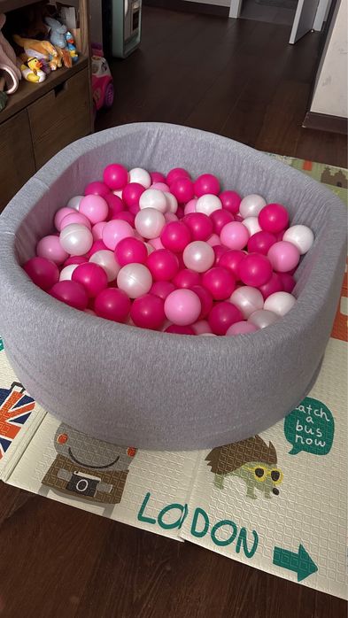 Сухой бассейн с шариками