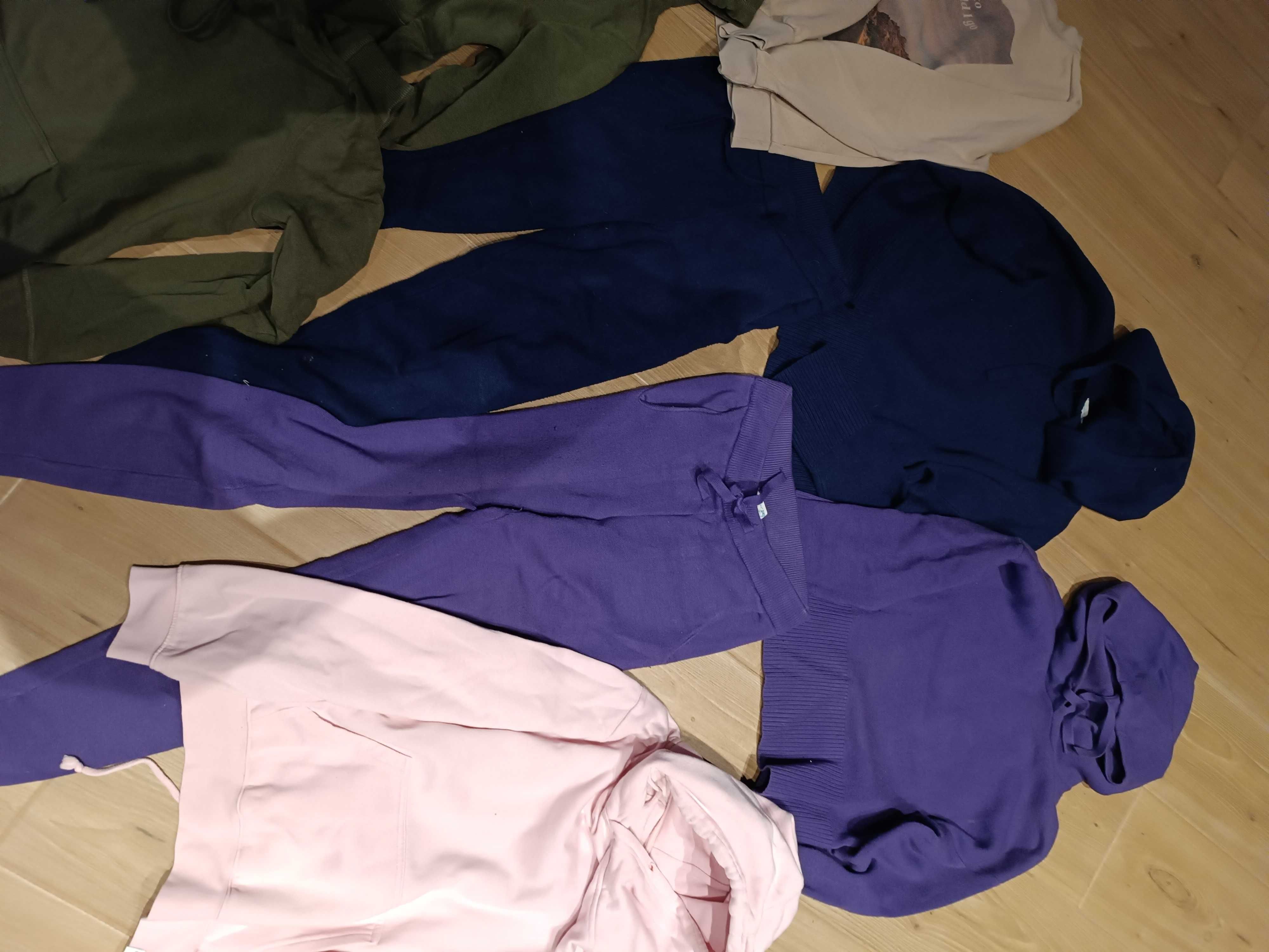 Dresy swetrowe i bluzy rozmiar S