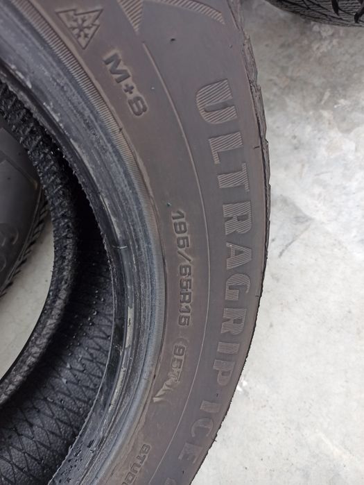 Зимові шини Goodyear UltraGrip Ice 2 195/65 R15