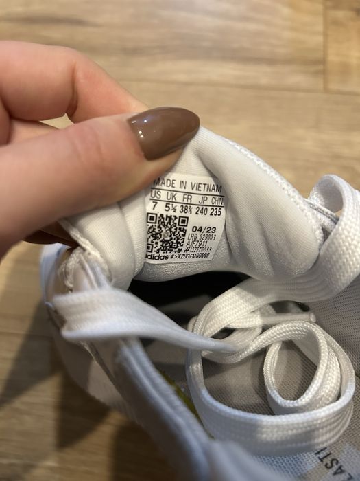 Białe buty sportowe adidas 38 2/3