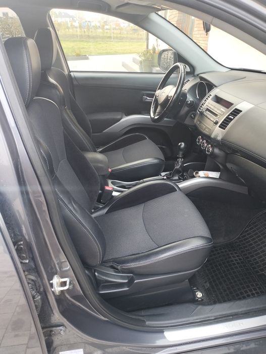 Mitsubishi Outlander II 4x4 2010 Igła