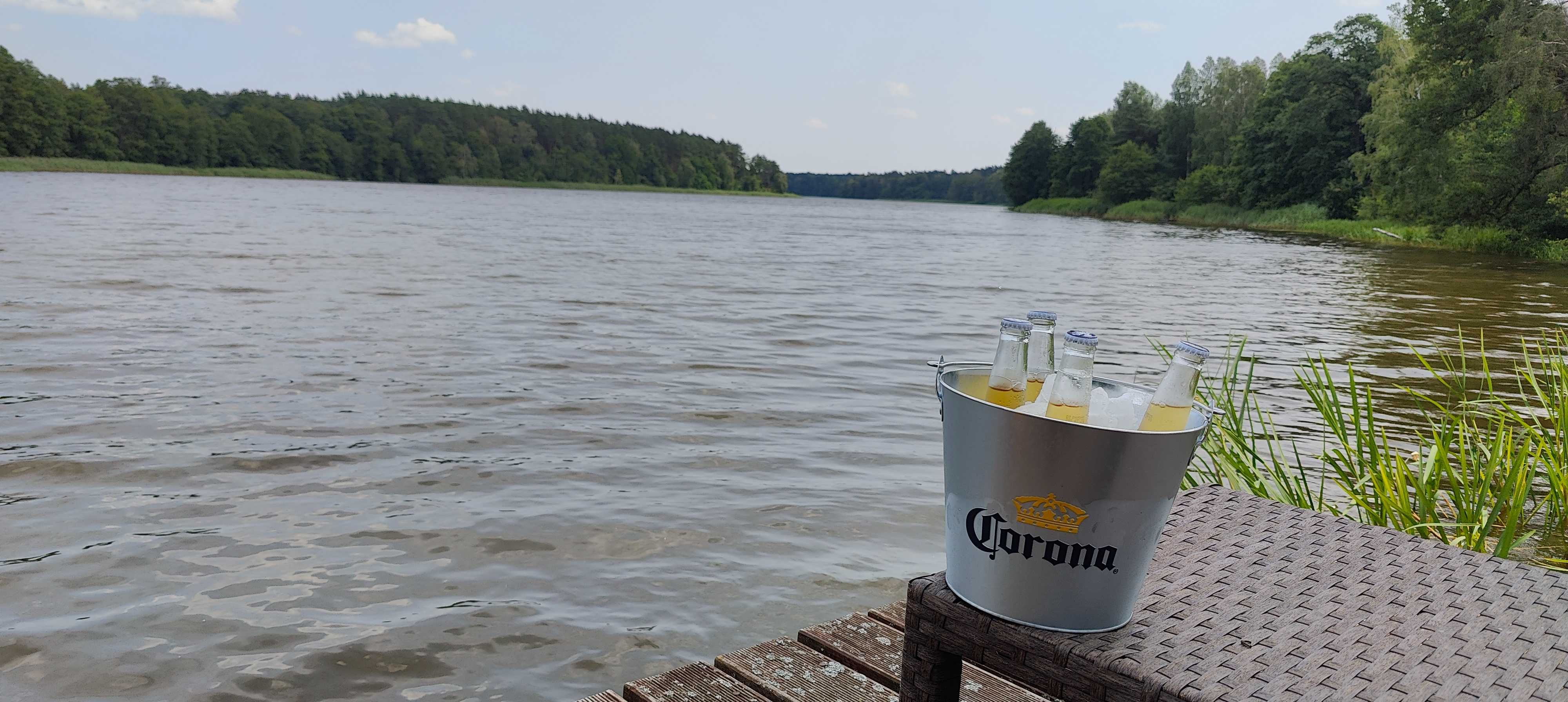 domek  nad jeziorem z jacuzzi  z dala od sąsiadów