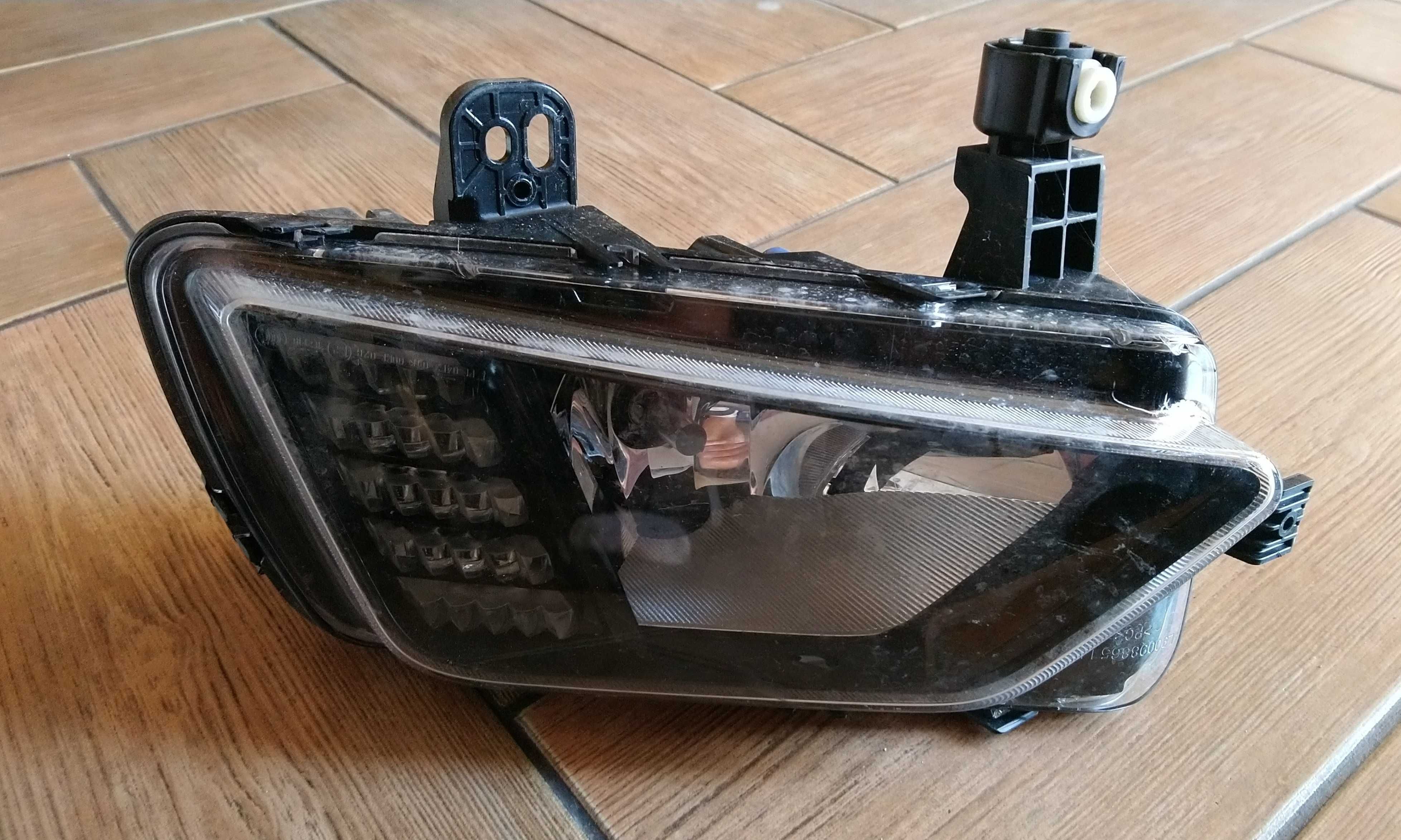 vw polo IV nowy model halogen led lewy przód