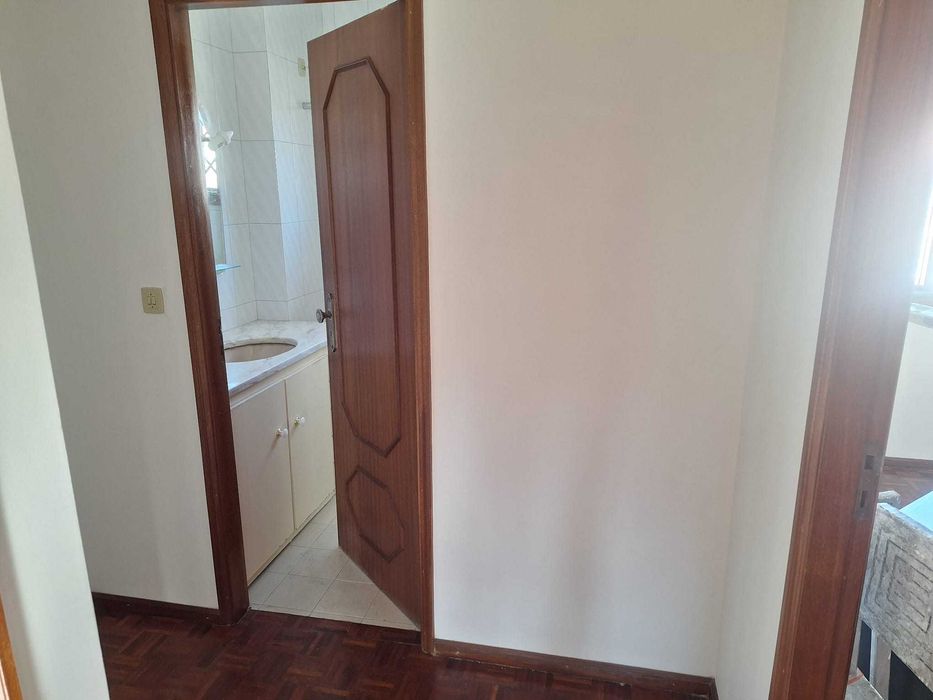 Quartos renovados em moradia perto Norteshopping, boa zona