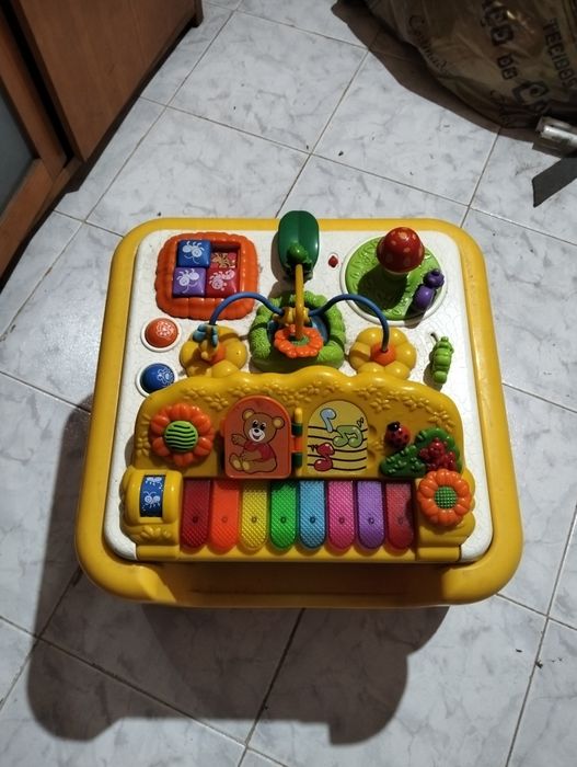 Mesa  de actividades Chicco