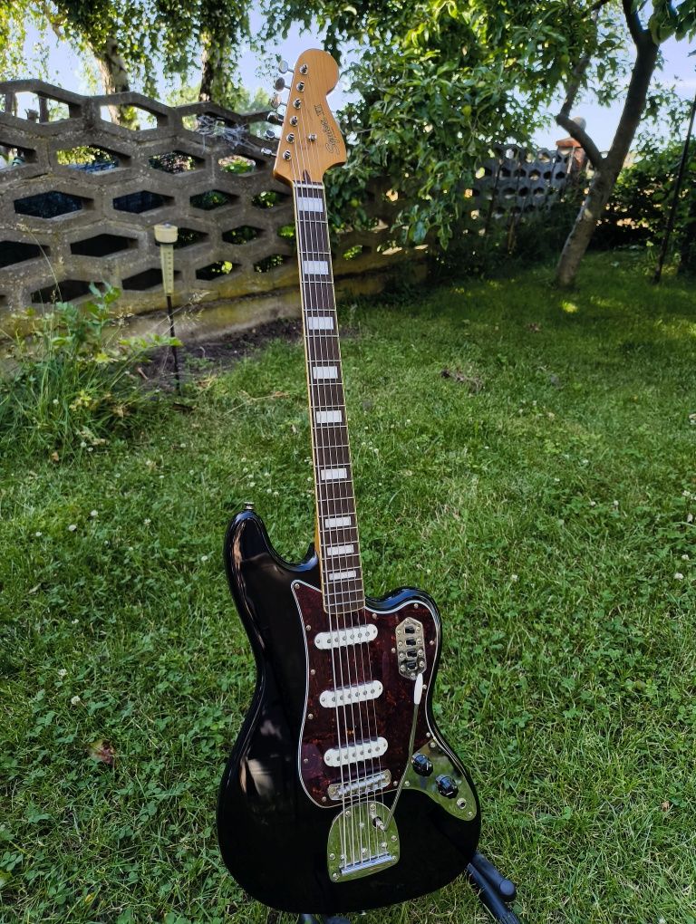 Gitara basowa/barytonowa Squier Bass VI