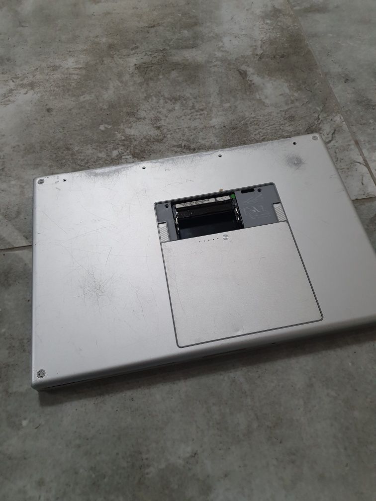 Mac Book Pro 15” Korpus Części Matryca Zawiasy