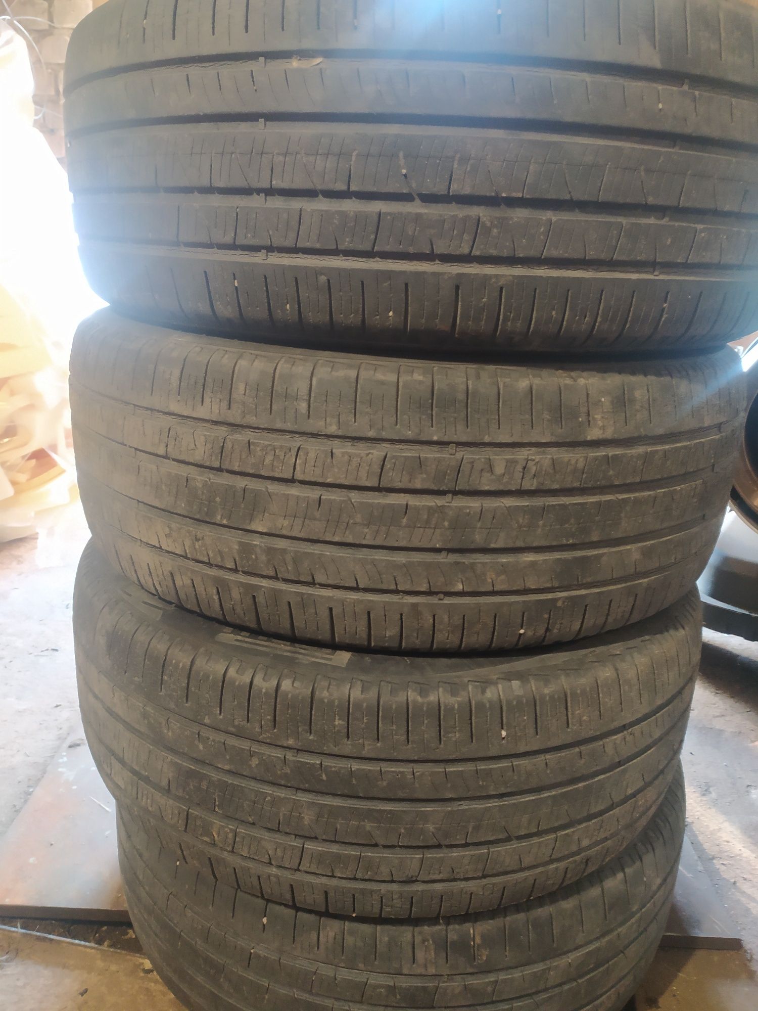 Продам шины 245/50R20