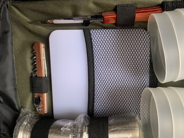 Plecak piknikowy z wyposażeniem sztućce talerze koc dla 6 osób NOWY