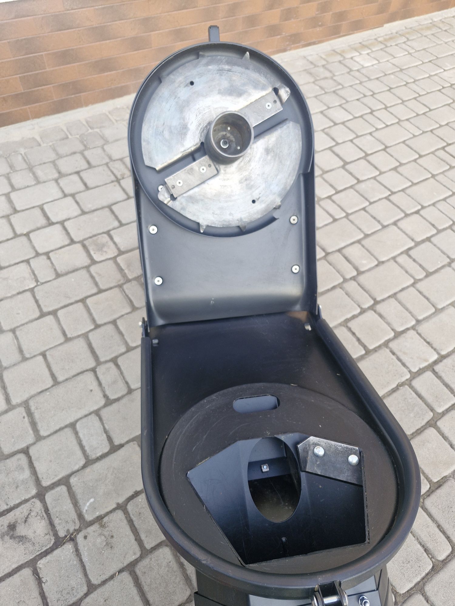 Подрібнювач гілок Scheppach Biostar 3000
