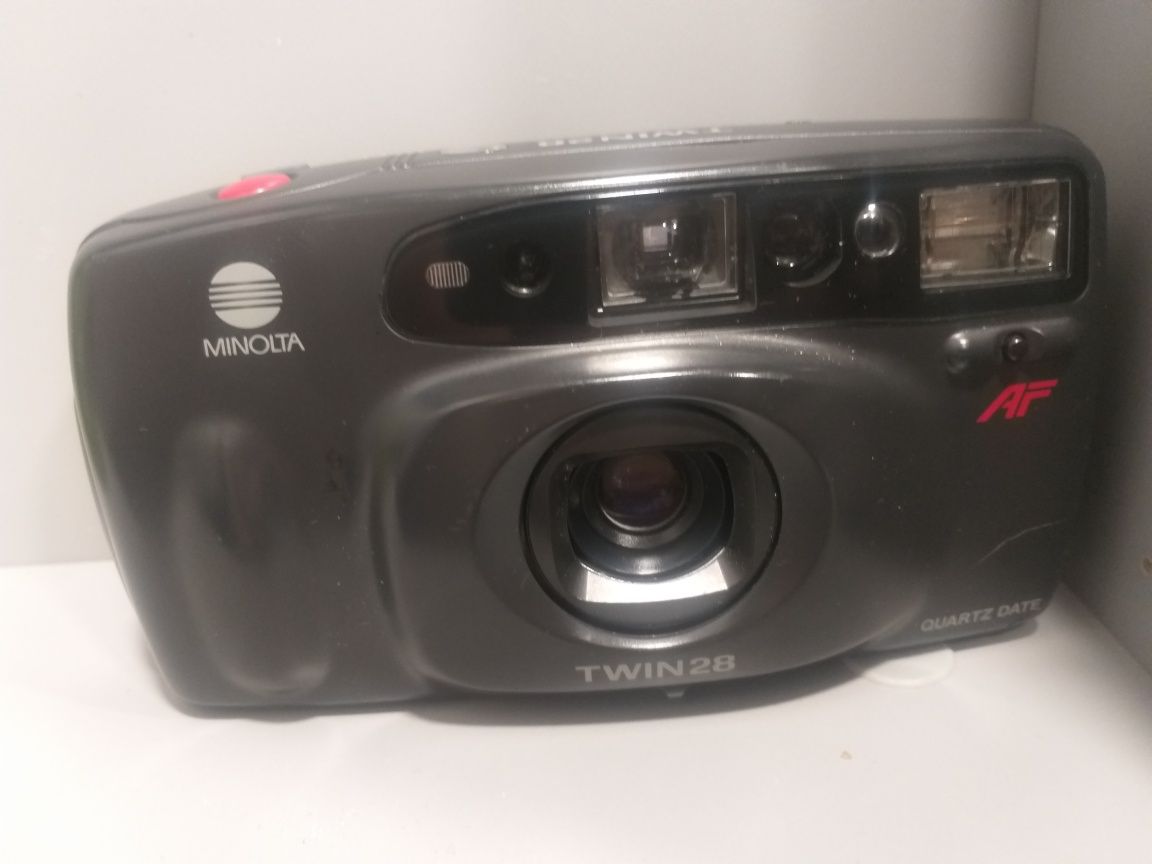 Aparat fotograficzny analogowy Minolta Twin 28 .