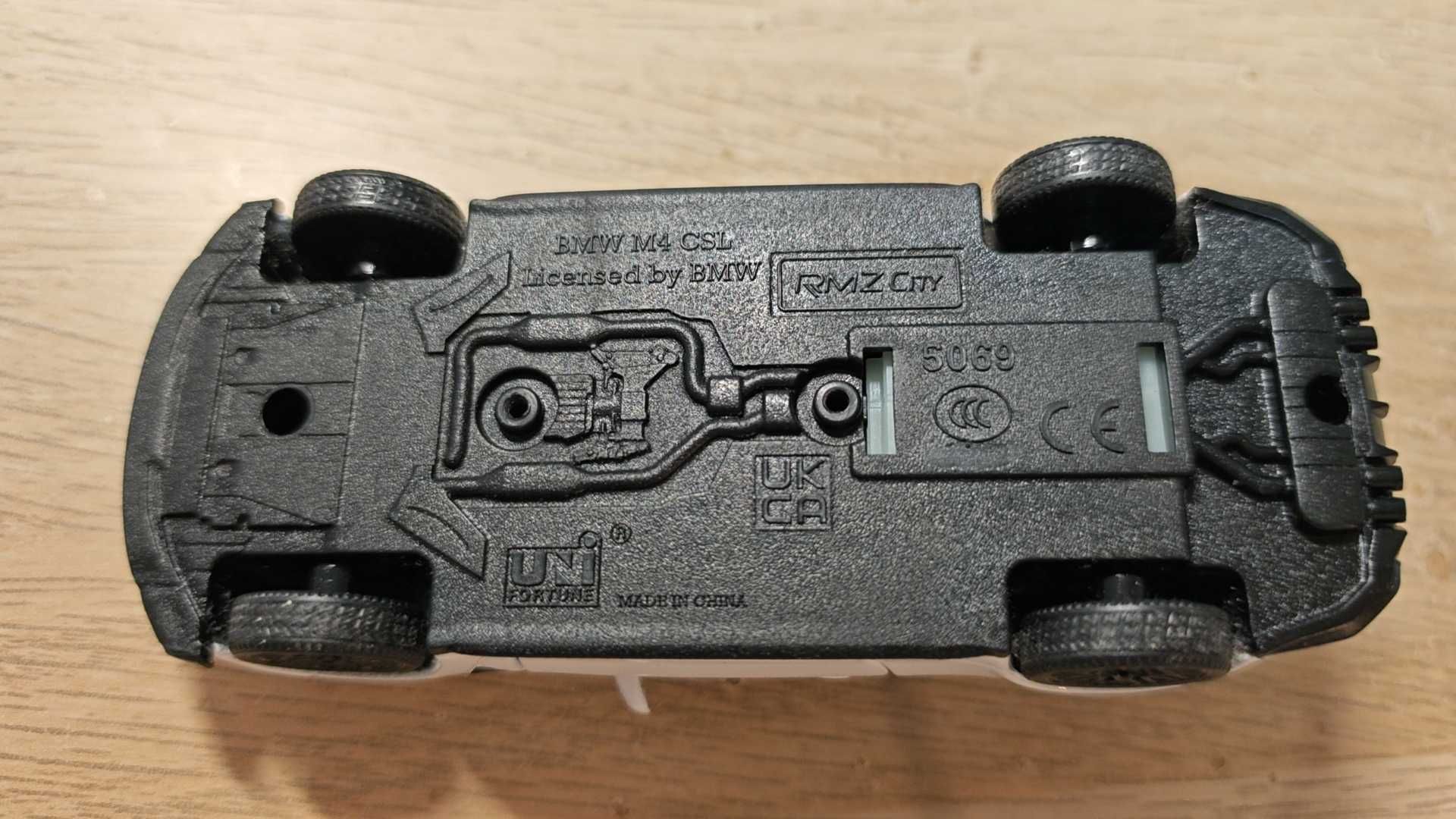 Miniatura BMW M4 CSL