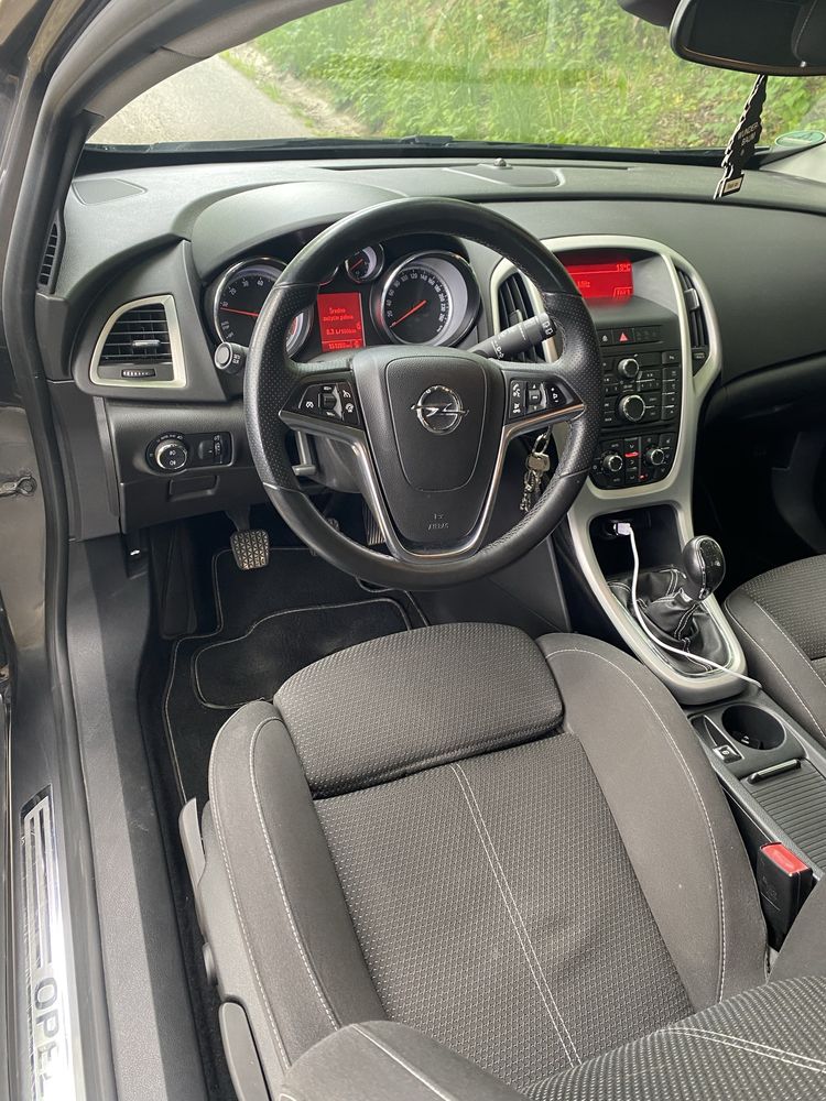 Opel astra j gtc 1.4t