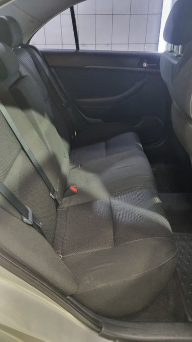 Продаж Тойота Авенсіс