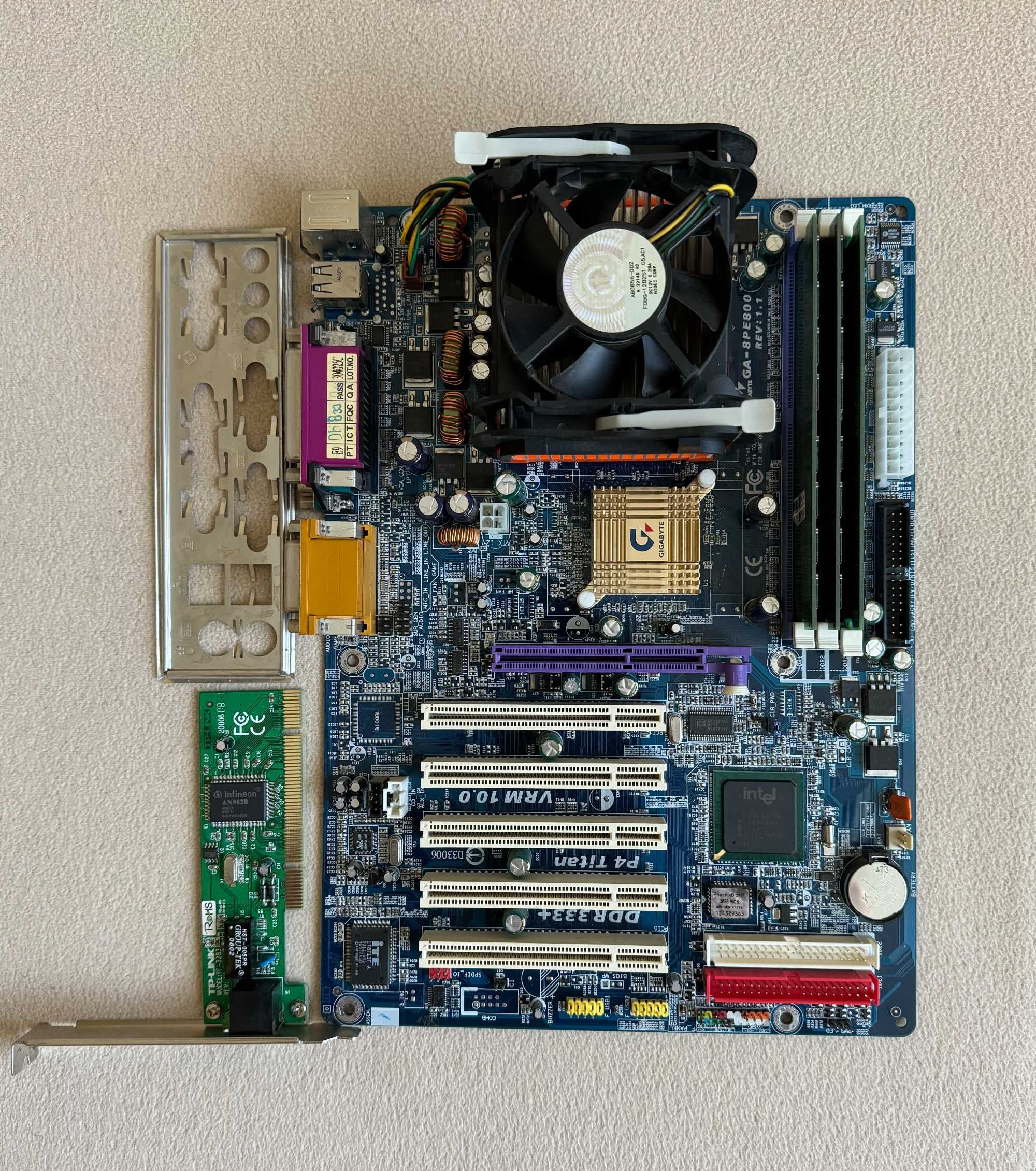 М/П GIGABYTE GA-8PE800 (S.478) + Pentium 4 2.8MHz + 768Mb DDR