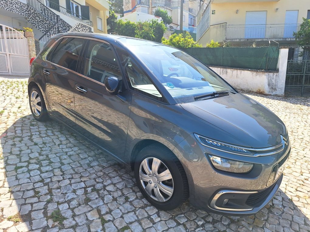 Poucos kms como nova, com garantia, aceito retoma